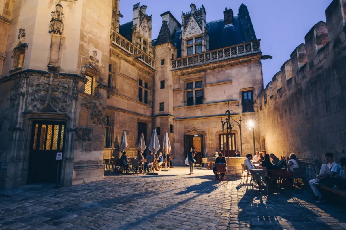 © Jean-Marie Heidinger, Nocturne au Musée de Cluny - musée national du Moyen Âge